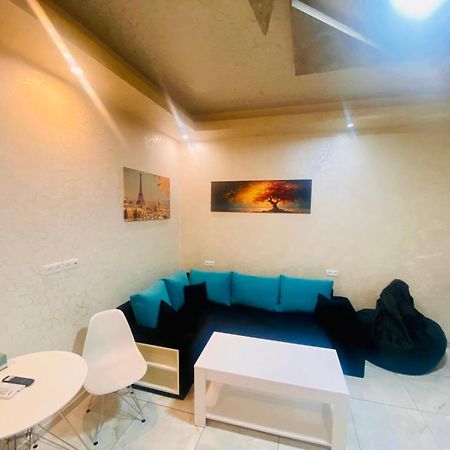 Luxury Apartment With Jacuzzi On Republic Square 耶烈万 外观 照片