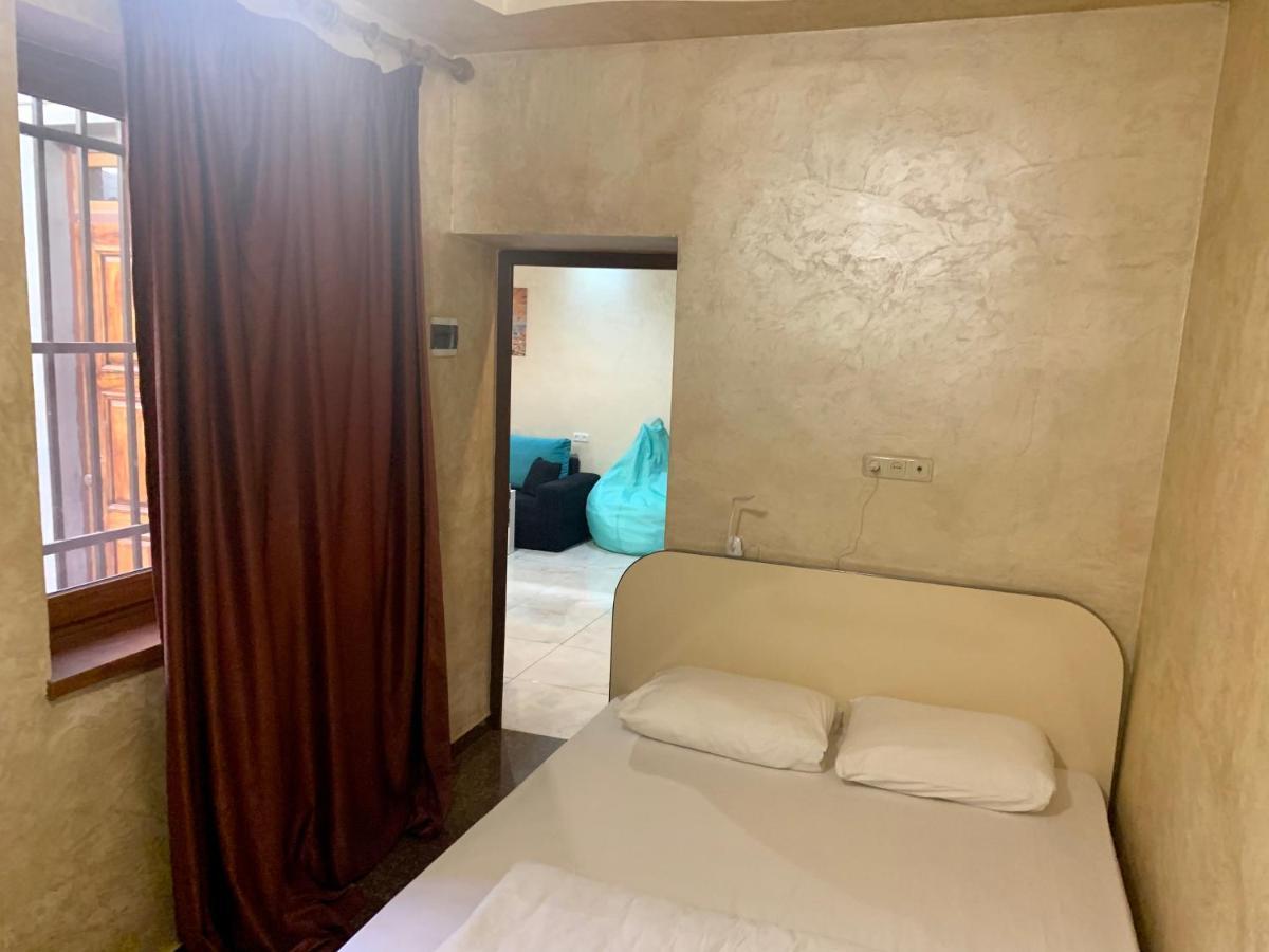 Luxury Apartment With Jacuzzi On Republic Square 耶烈万 外观 照片