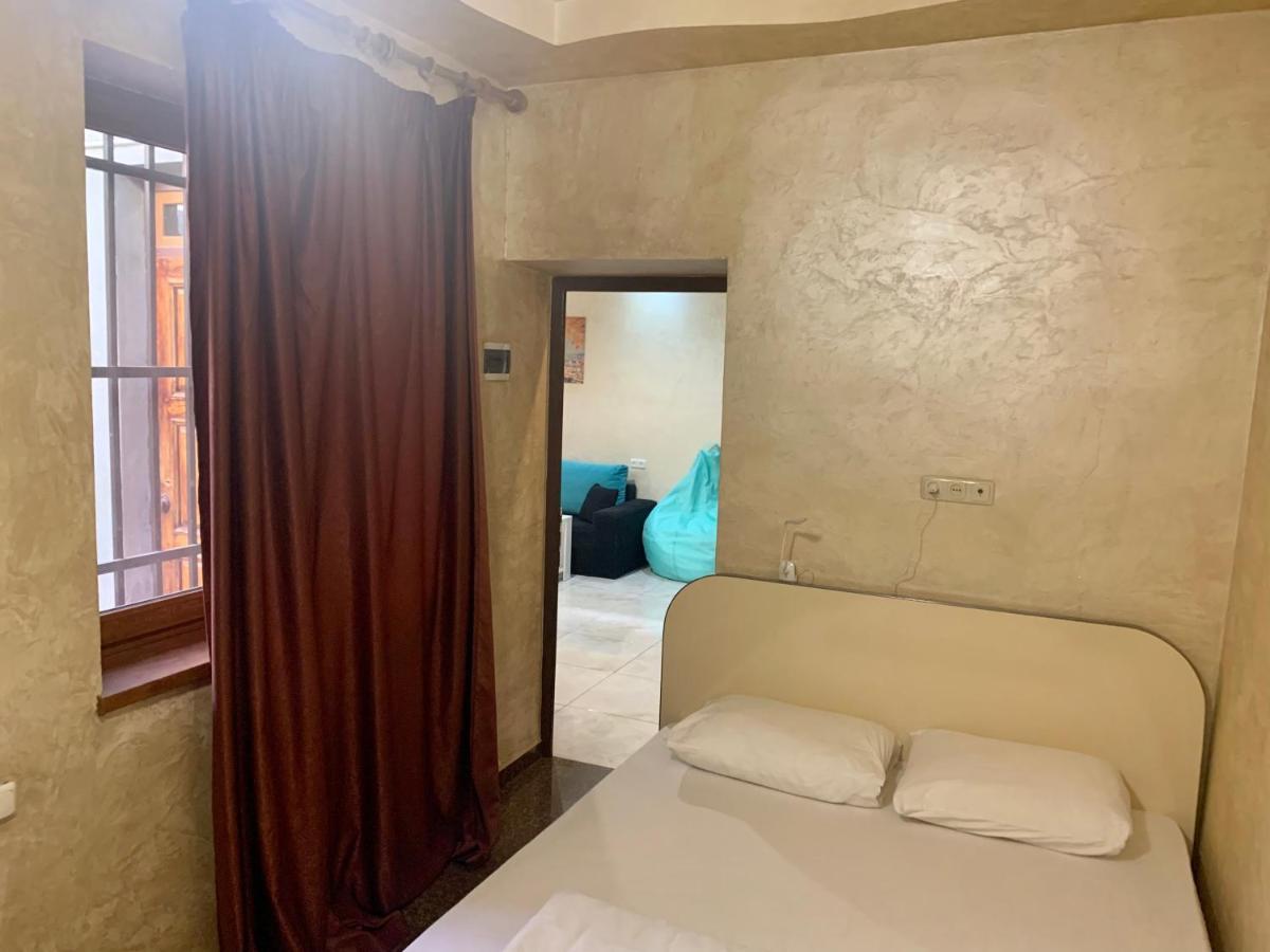 Luxury Apartment With Jacuzzi On Republic Square 耶烈万 外观 照片