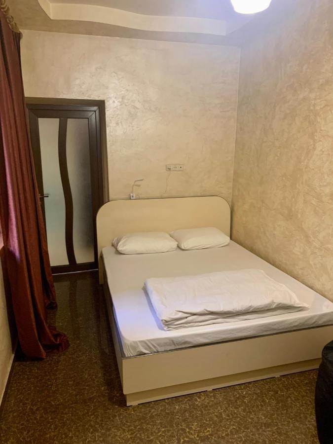 Luxury Apartment With Jacuzzi On Republic Square 耶烈万 外观 照片