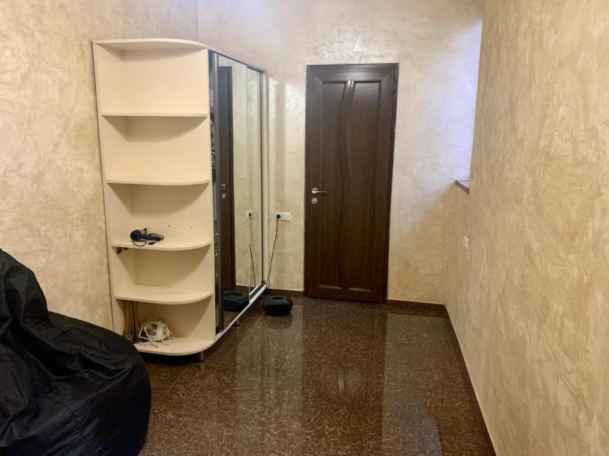 Luxury Apartment With Jacuzzi On Republic Square 耶烈万 外观 照片
