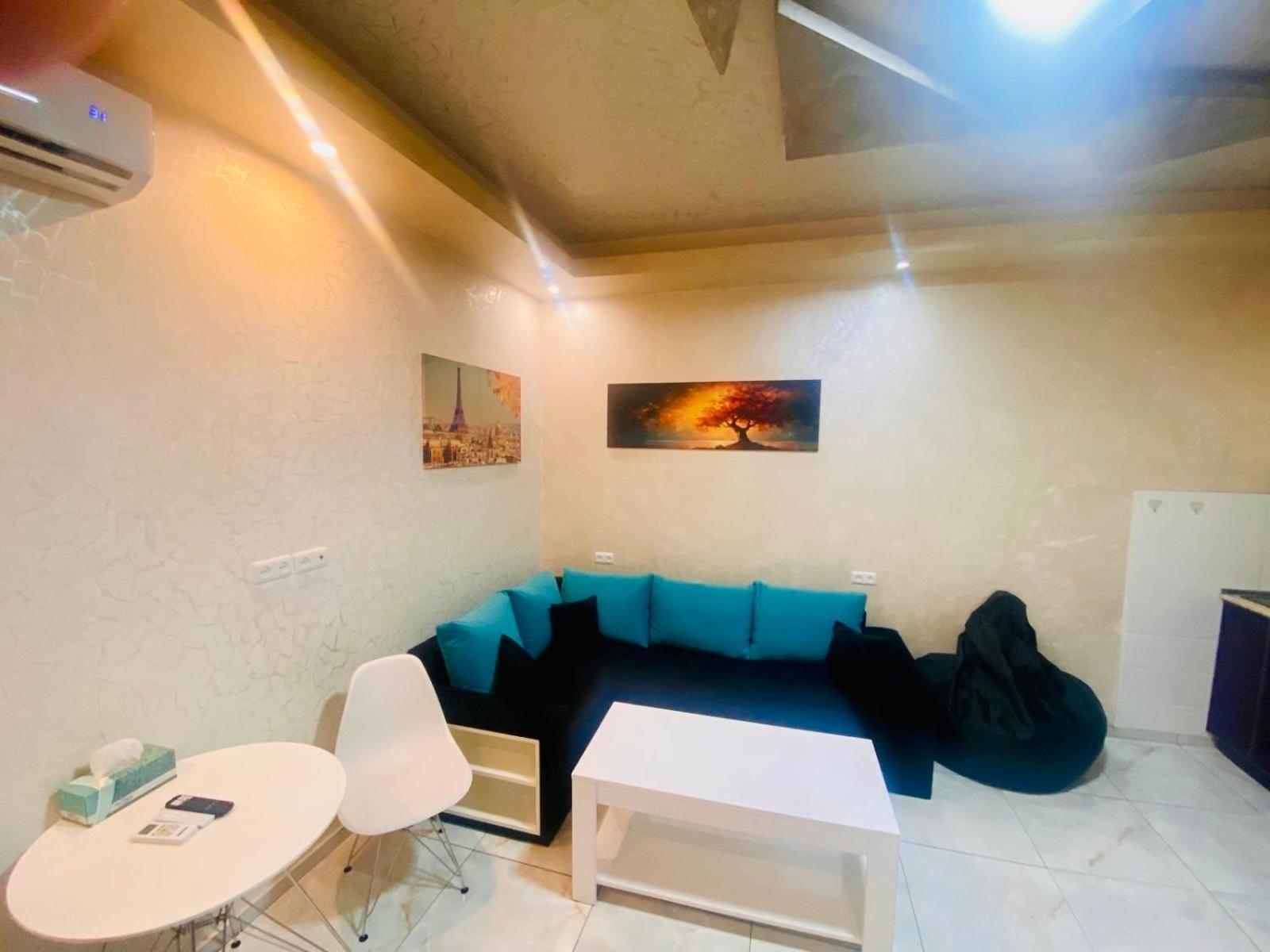 Luxury Apartment With Jacuzzi On Republic Square 耶烈万 外观 照片