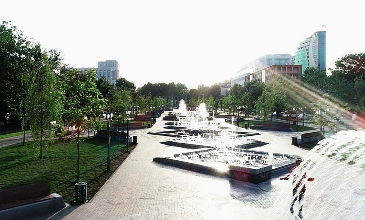 Luxury Apartment With Jacuzzi On Republic Square 耶烈万 外观 照片